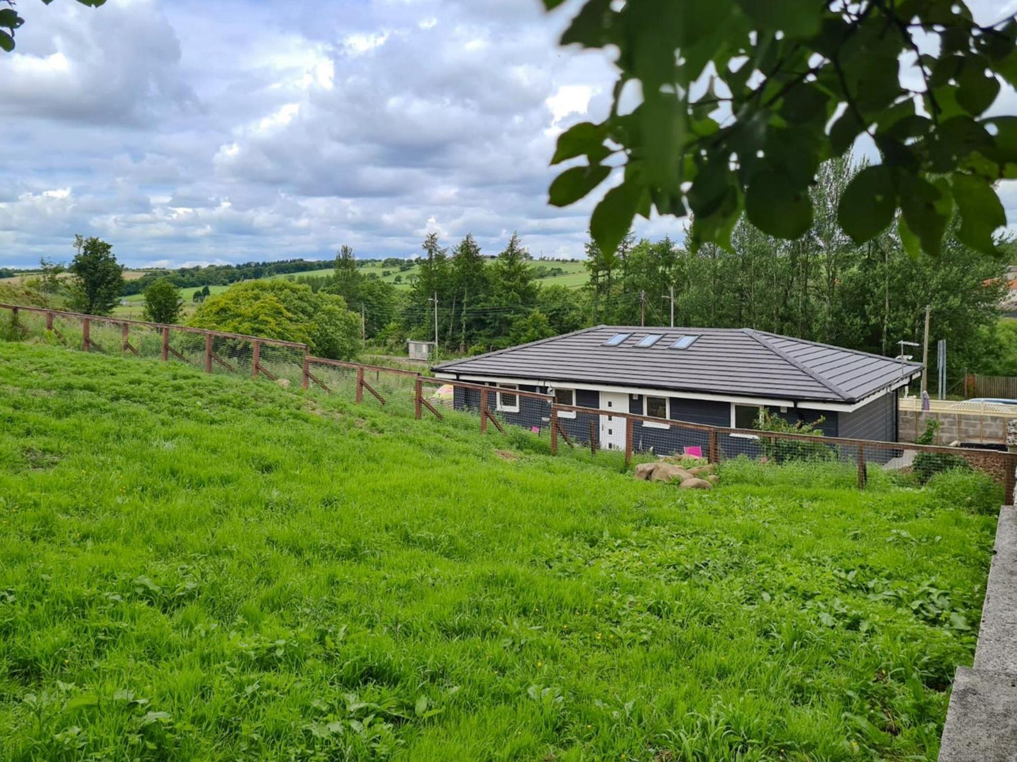 Craigpark Lodge Caldercruix 外观 照片